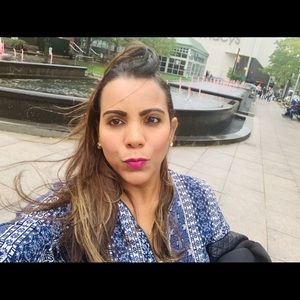 Meet your Posher, Yojhanna